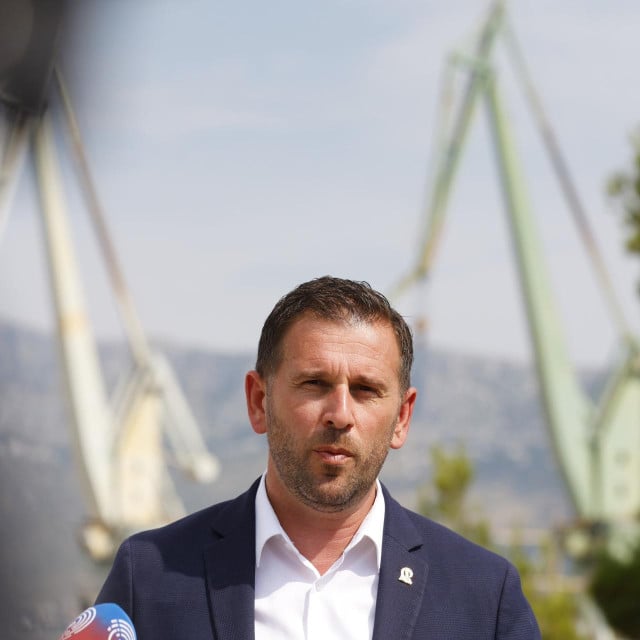 <p>Tomislav &Scaron;uta</p>
