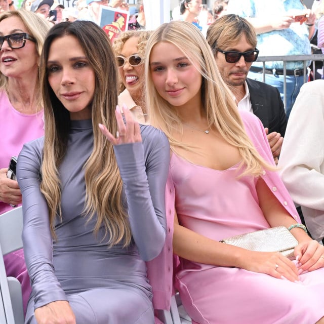 <p>Victoria i Harper Beckham</p>