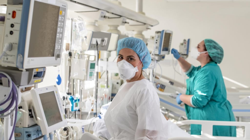 <p>Na upisima u prve razrede srednjih &scaron;kola u novoj 2026./2027. &scaron;kolskoj godini ostalo je nepopunjeno gotovo 50 mjesta za medicinske sestre i tehničare u dalmatinskim srednjim &scaron;kolama</p>