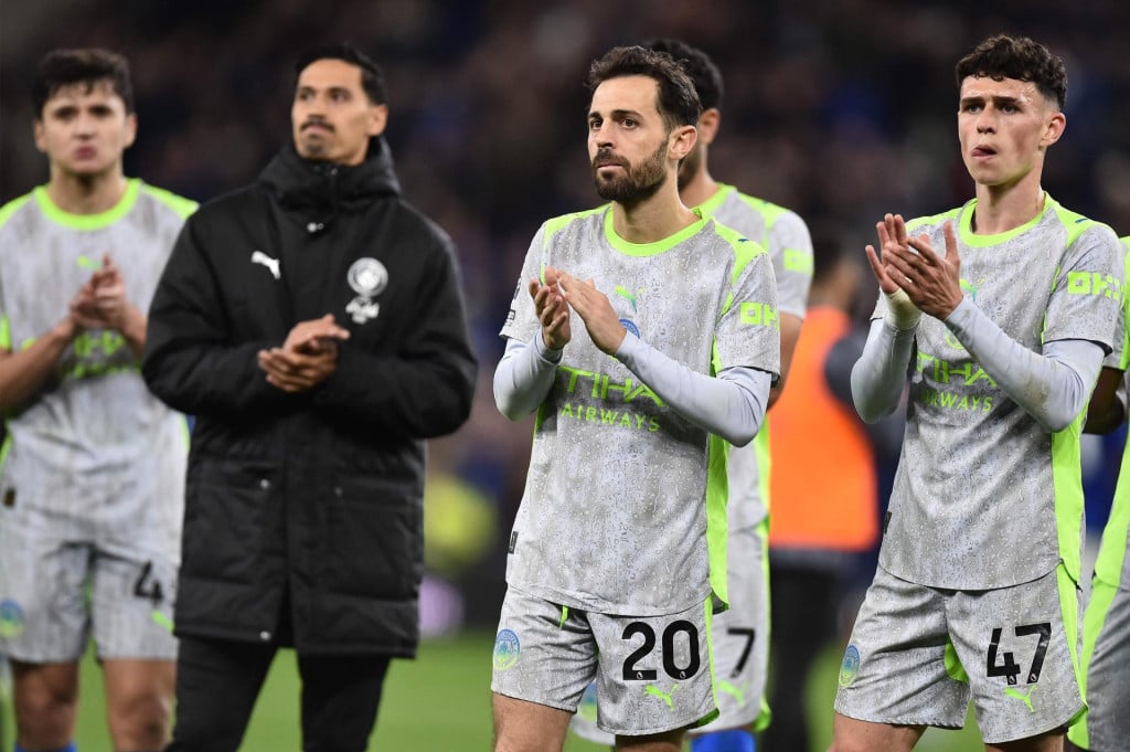 <p>Manchester City&lsquo;s Portuguese midfielder #20 Bernardo Silva (C) and English midfielder #47 Phil Foden (R) react at the end of the Premier League football match between Everton and Manchester City at Hill Dickinson Stadium in Liverpool on May 4, 2026. (Photo by PETER POWELL/AFP)</p>
