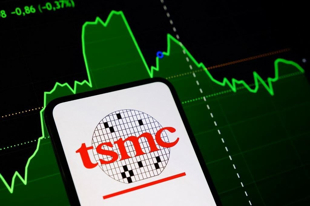 <p>Tajvanski proizvođač čipova TSMC namjerava u 2027. godini zbog vi&scaron;ih tro&scaron;kova podići cijene do 10&nbsp;posto&nbsp;</p>