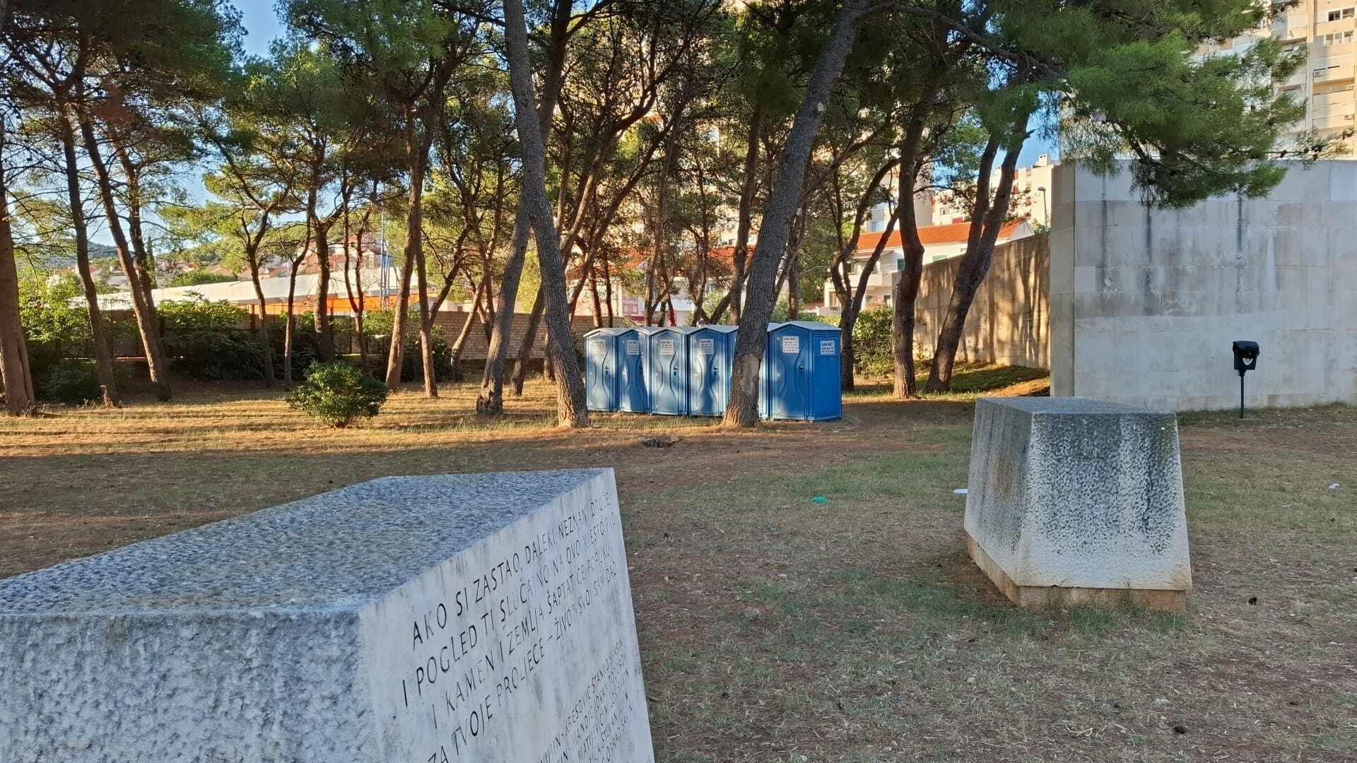 Rade Končar vs Thompson 1:0... Grad Šibenik uputio hitan dopis timu pjevača: ‘Mi to nismo odobrili, hitno uklonite‘