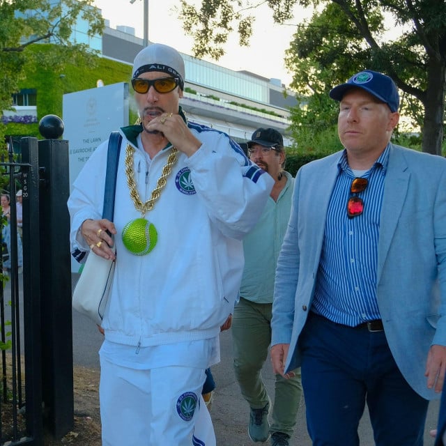 <p>Sacha Baron Cohen na&nbsp;Wimbledonu</p>
