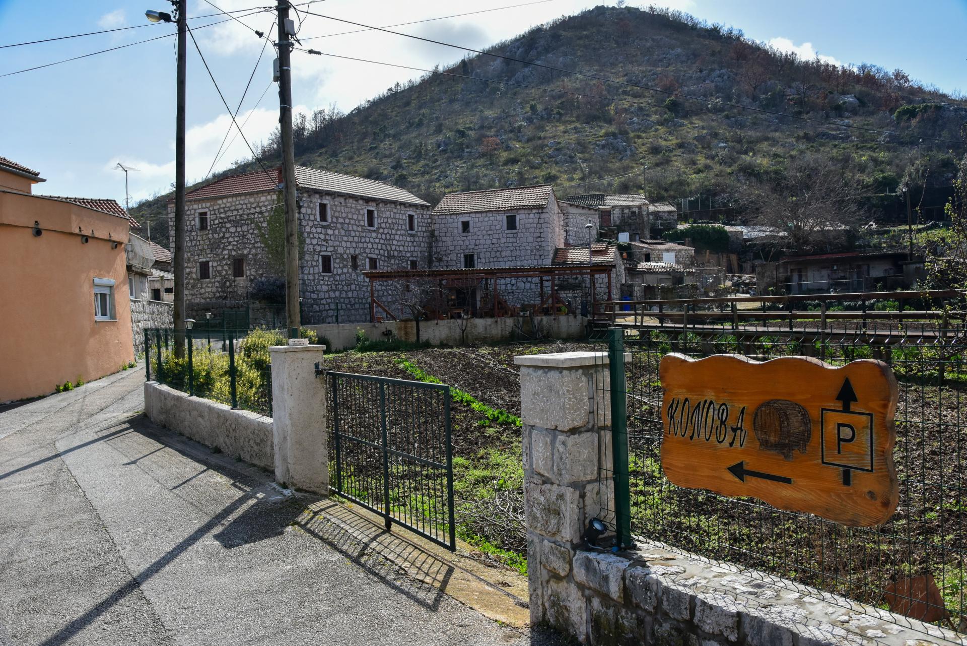 Požar na Osojniku: izgorilo 500 kvadrata na sv.Iliji