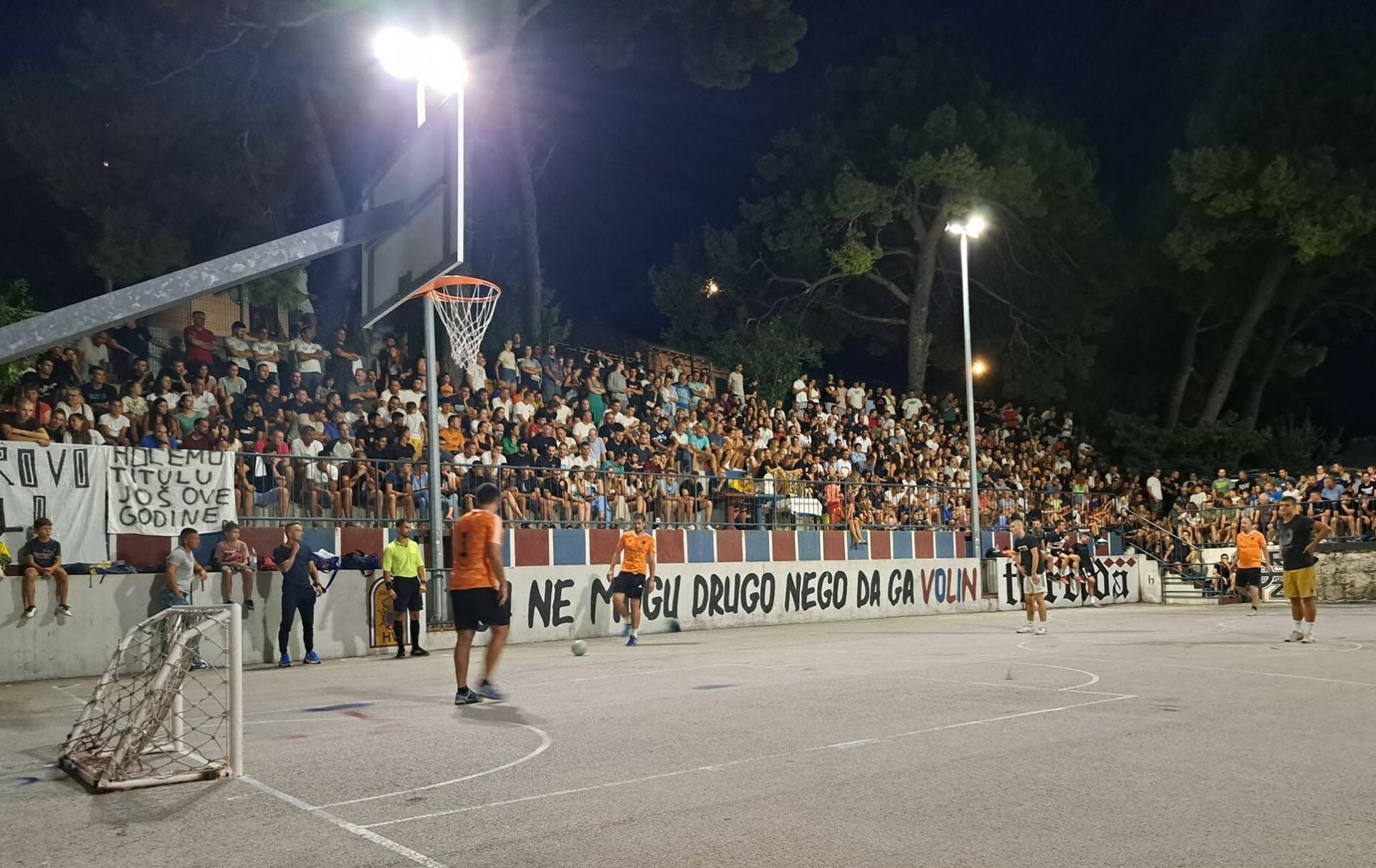 Na put prema naslovu krenula je 61 ekipa, a ostale su tek četiri. Niti jedna od njih nikada prije nije osvojila naslov!