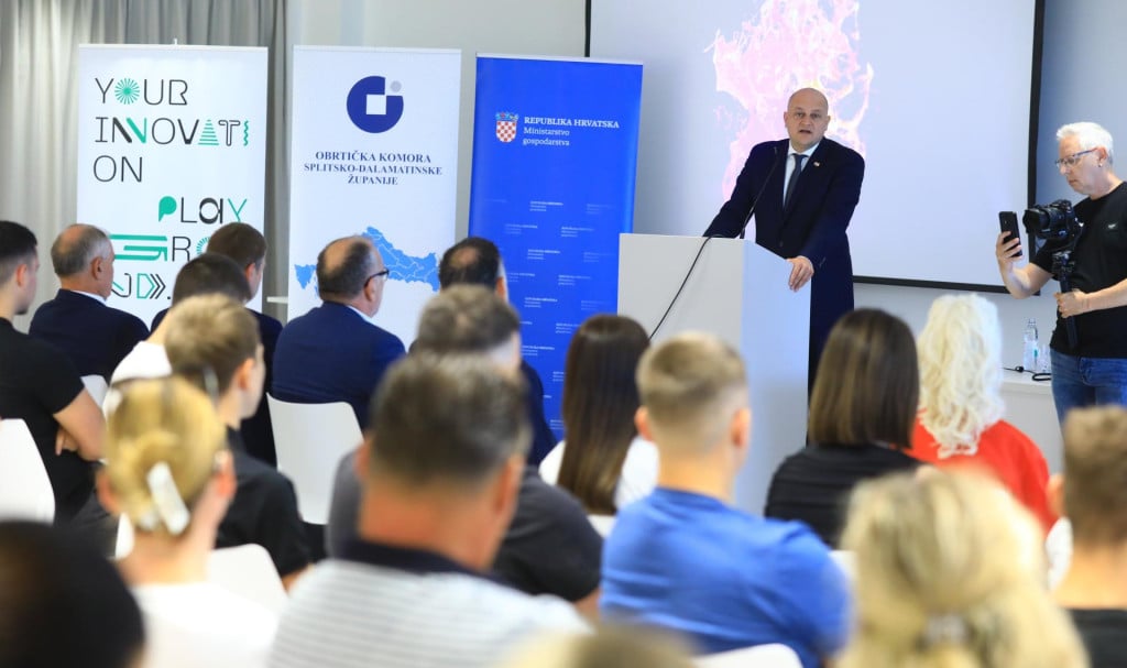 <p>Ministar gospodarstva Ante &Scaron;u&scaron;njar<br>
&nbsp;</p>