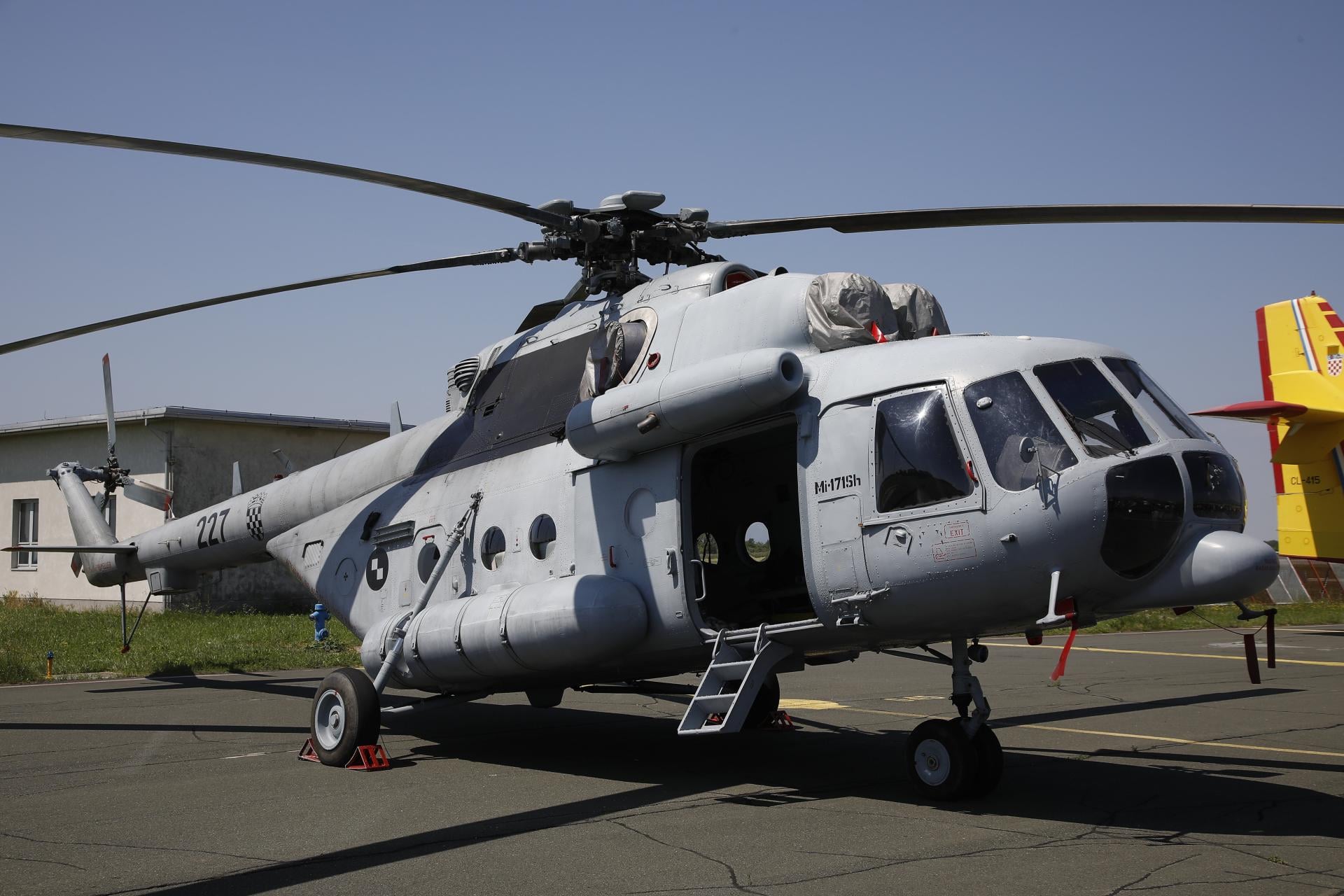 Vojnim helikopterom sinoć iz Dubrovnika u Split prevezen životno ugroženi pacijent