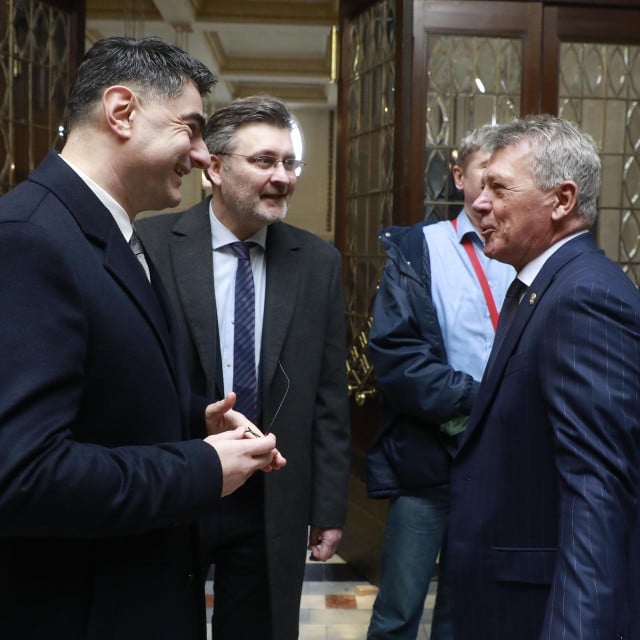 <p>Sini&scaron;a Kovačić (lijevo) u&nbsp;dru&scaron;tvu Ivana Turudića</p>