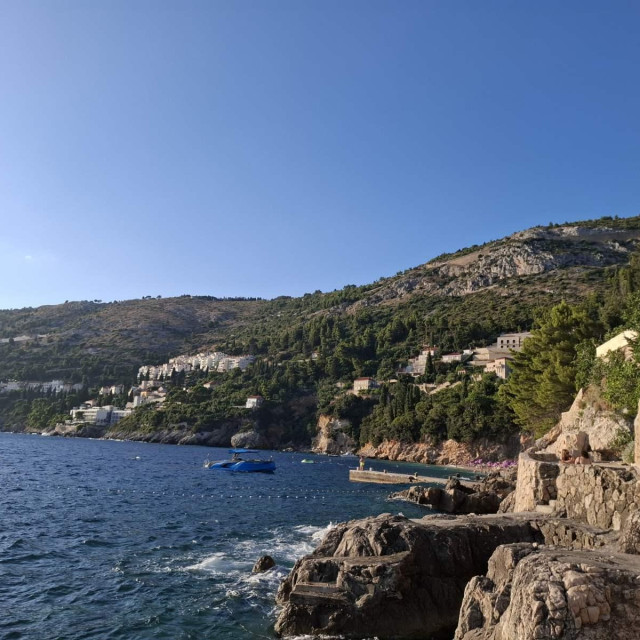 <p>Prema novom GUP-u sve dosada&scaron;nje građevisnke parcele u kontaktnoj zoni povijesne cjeline postale bi zelene zone</p>