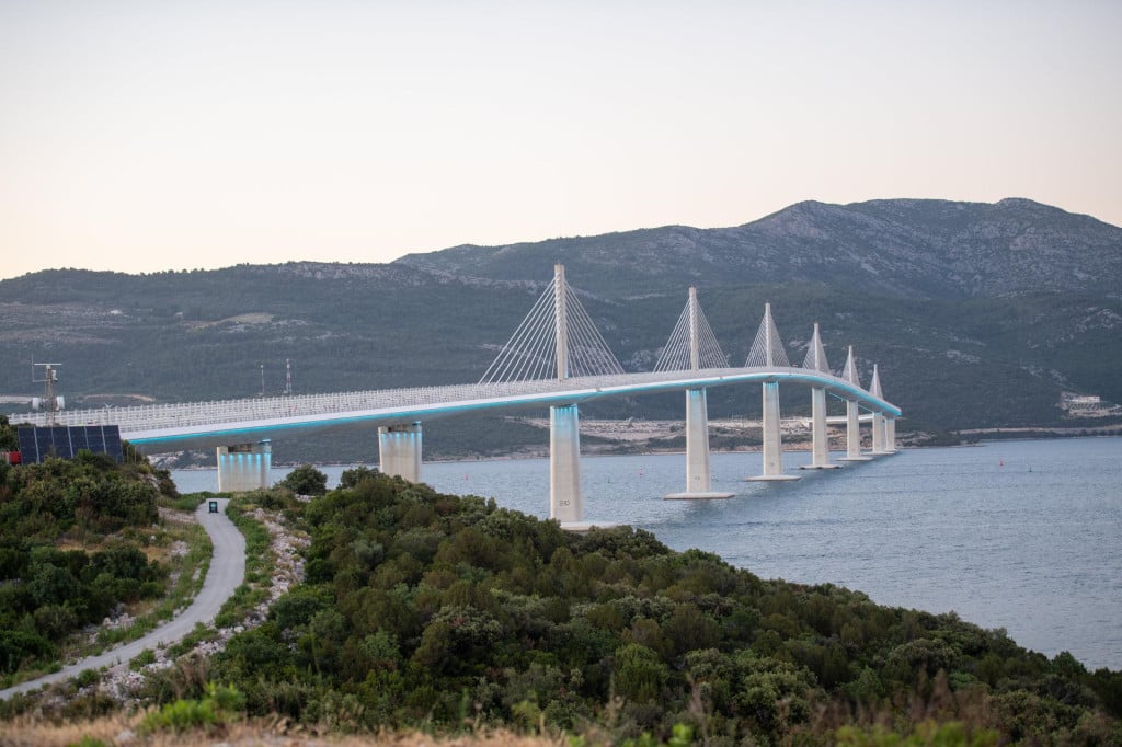 <p>Pelje&scaron;ki most</p>