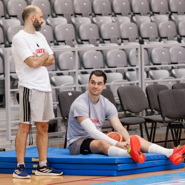 <p>Mario Hezonja se vraća u NBA kao iskusniji i zreliji, kompletniji ko&scaron;arka&scaron;. Drugo je pitanje koliko je to ovog trenutka dobra vijest za hrvatsku ko&scaron;arku...</p>
