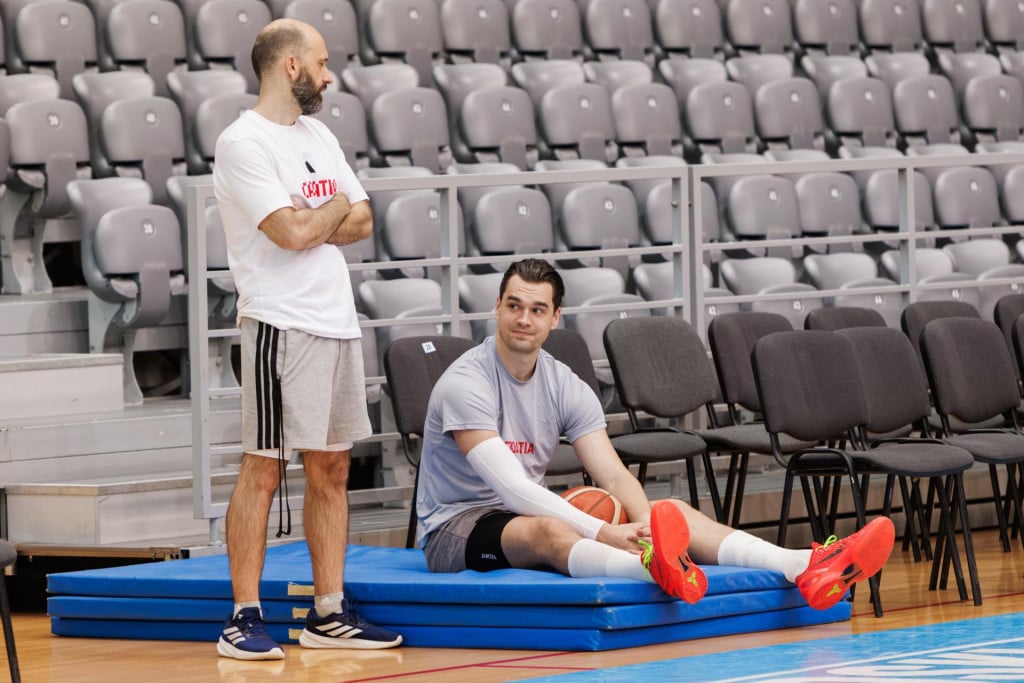 <p>Mario Hezonja se vraća u NBA kao iskusniji i zreliji, kompletniji ko&scaron;arka&scaron;. Drugo je pitanje koliko je to ovog trenutka dobra vijest za hrvatsku ko&scaron;arku...</p>