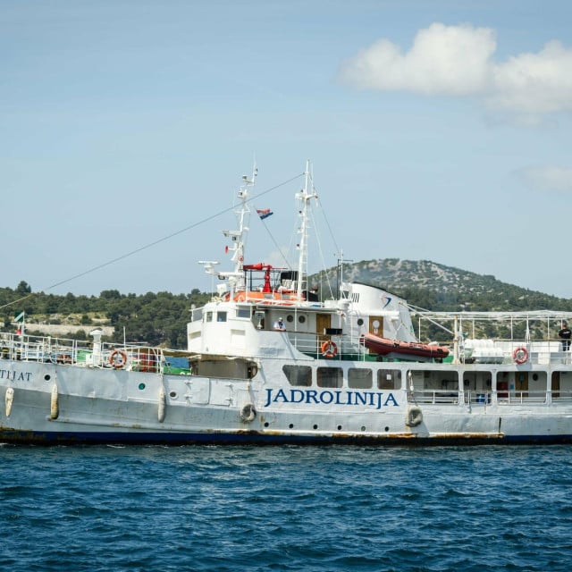 <p>Brod Tijat&nbsp;</p>