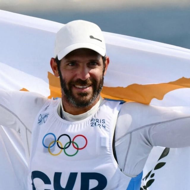 <p>Pavlos Kontides nakon osvojenog srebra na OI u Parizu 2024. godine</p>