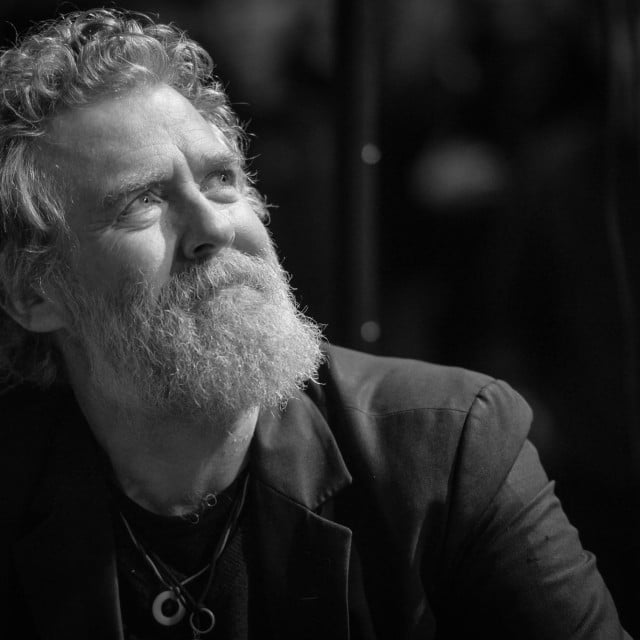 <p>Glen Hansard</p>
