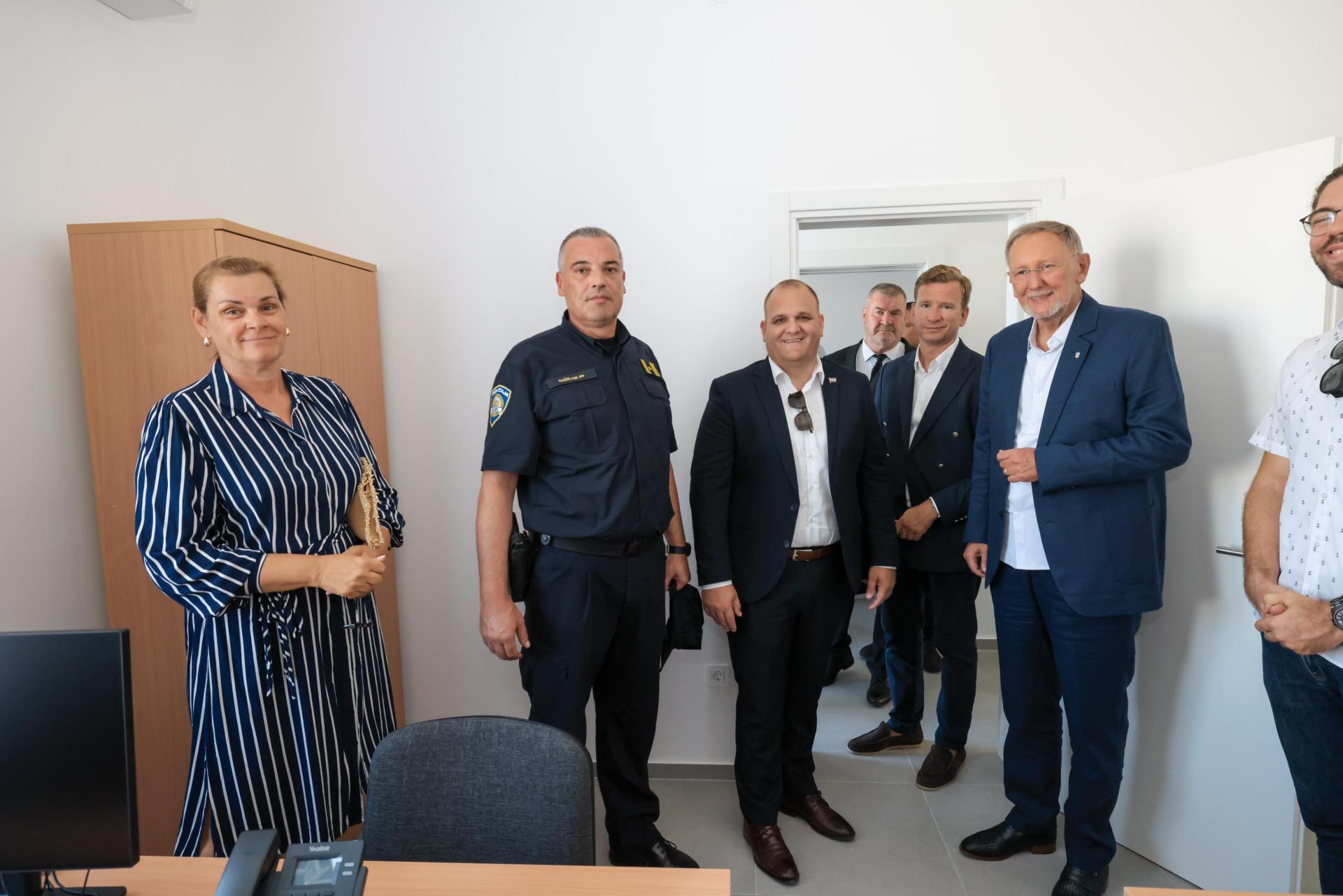 Novouređeni policijski ured u Preku za veću sigurnost i dostupnije usluge stanovnicima Ugljana i Pašmana