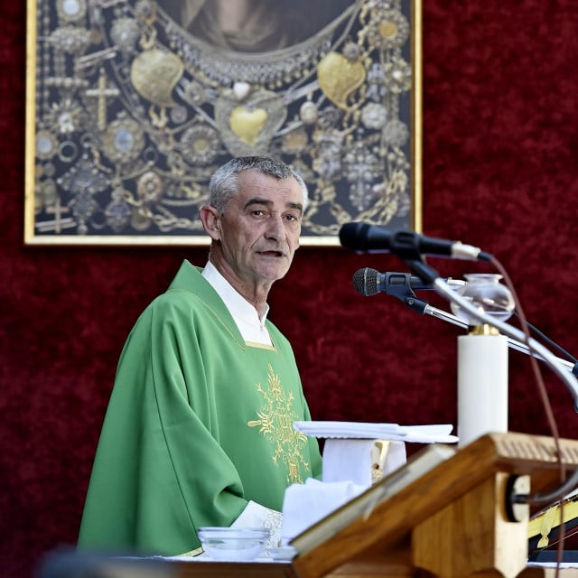 <p>Gvardijan Franjevačkog samostana fra Ante Čovo: &lsquo;Kuća je derutna, nemamo sredstava za njezinu obnovu, a nama je novac hitno potreban za obnovu krova na&scaron;e crkve&lsquo;</p>
