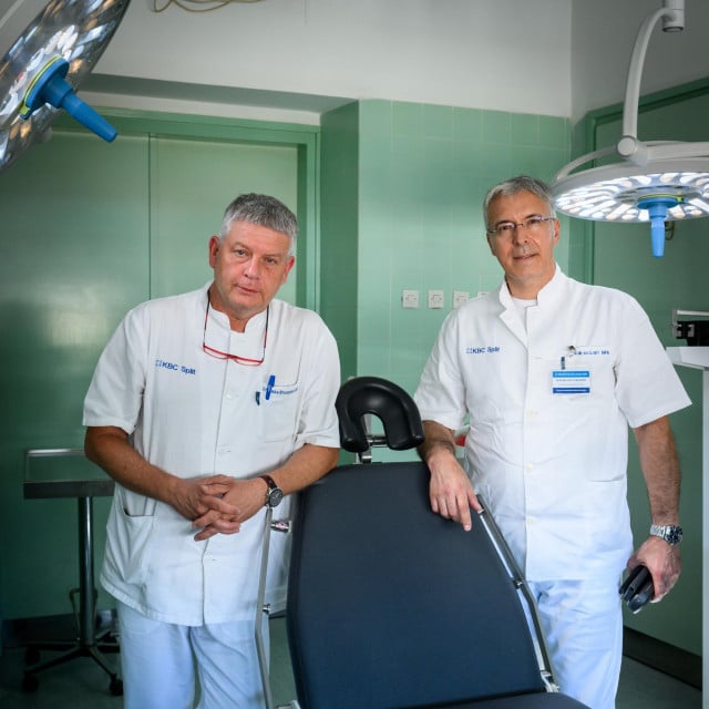 <p>Dr. Sa&scaron;a Ercegović i doc.dr.sc. Slaven Lupi-Ferandin dobili su isti dan posao u splitskoj bolnici: &rdquo;Iduće godine slavimo 50 godina maksilofacijalne kirurgije u Splitu&rdquo;</p>