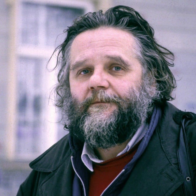 <p>Milivoj Puhlovski, među ostalim,&nbsp;režirao je nekoliko ciklusa &lsquo;Smogovaca&lsquo;, snimanih od 1982. do 1996. godine</p>