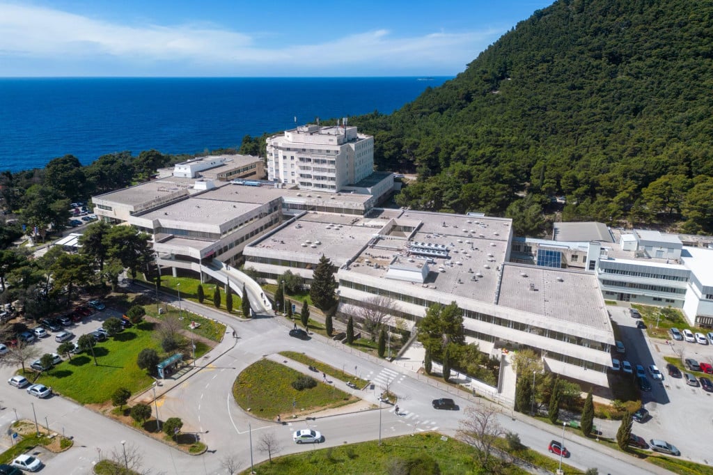 <p>Opcć&nbsp;bolnica Dubrovnik&nbsp;<br>
&nbsp;</p>