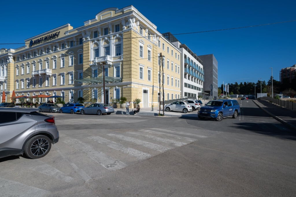 <p>Je li cesta za &lsquo;Hyatt&lsquo; građane Zadra stajala 400 tisuća eura?</p>