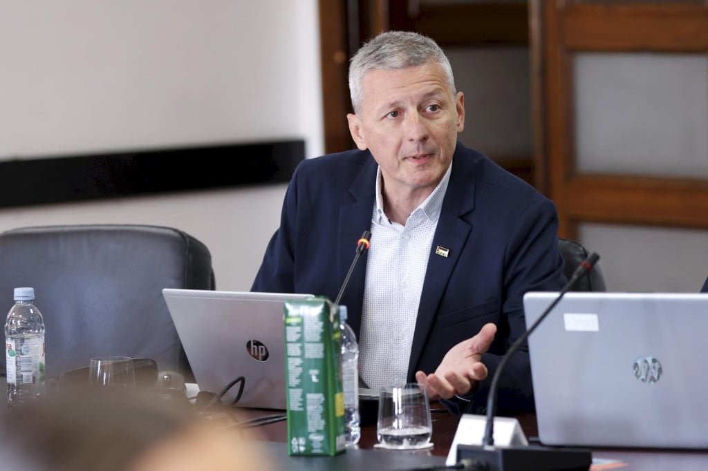 <p>Jakov Prkić<br>
&nbsp;</p>