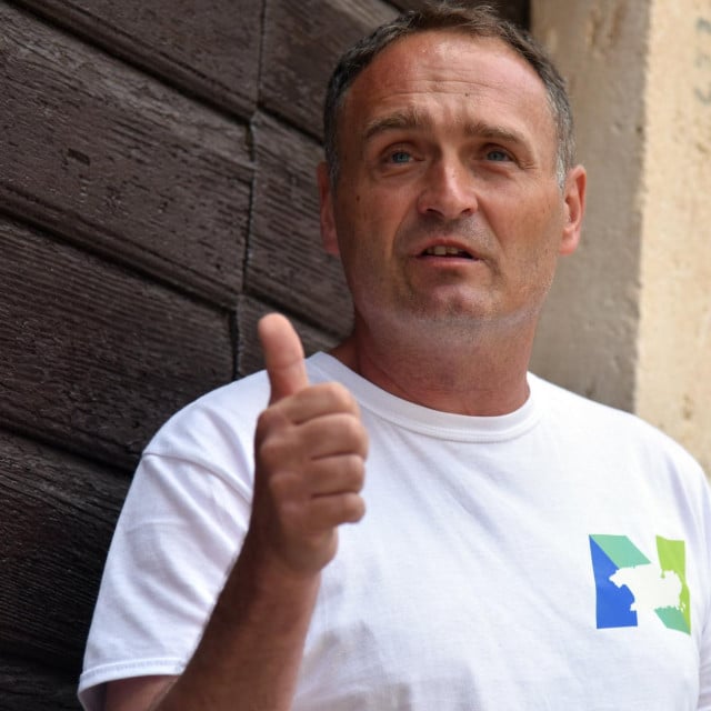 <p>Gradonačelnik Visa Hrvoje Mratinić</p>