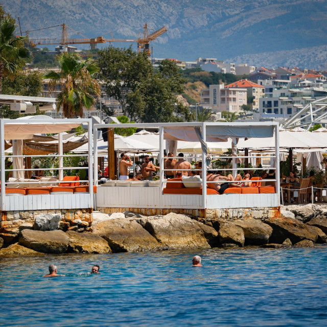 <p>Mistral Beach Club bar hotela &lsquo;Radisson Blue&lsquo; na Trsteniku<br>
<br>
&nbsp;</p>