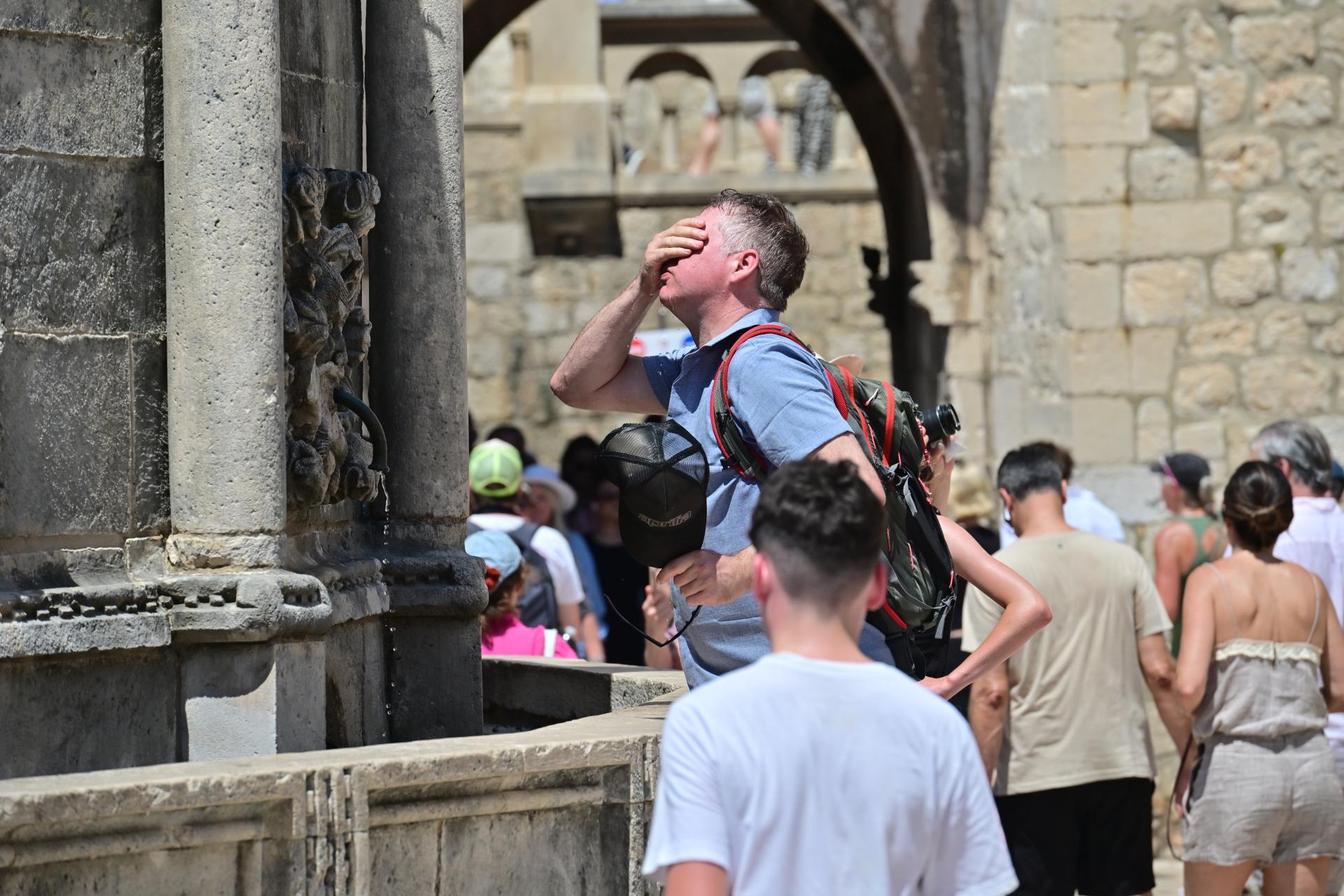 Dubrovnik je već jutros osvanuo na plus 30 Celzija, slijede nam novi temperaturni rekordi