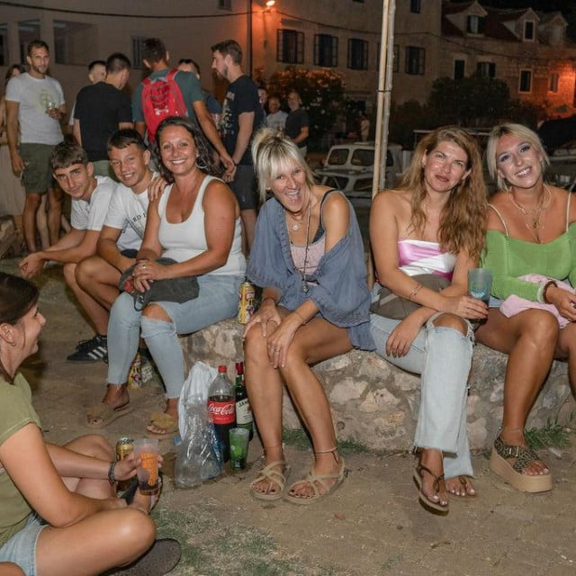 <p>Srdelada na Zlarinu</p>