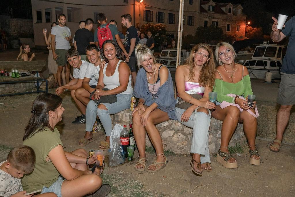 <p>Srdelada na Zlarinu</p>