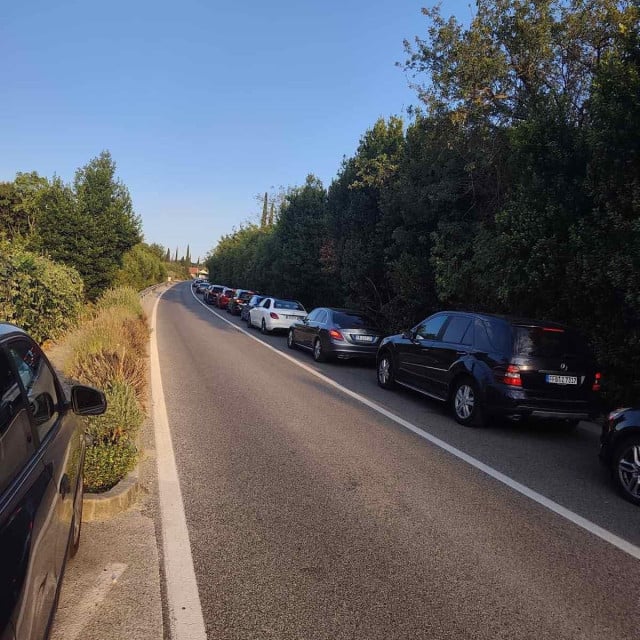 <p>Neviđene prometne gužve kroz Konavle</p>