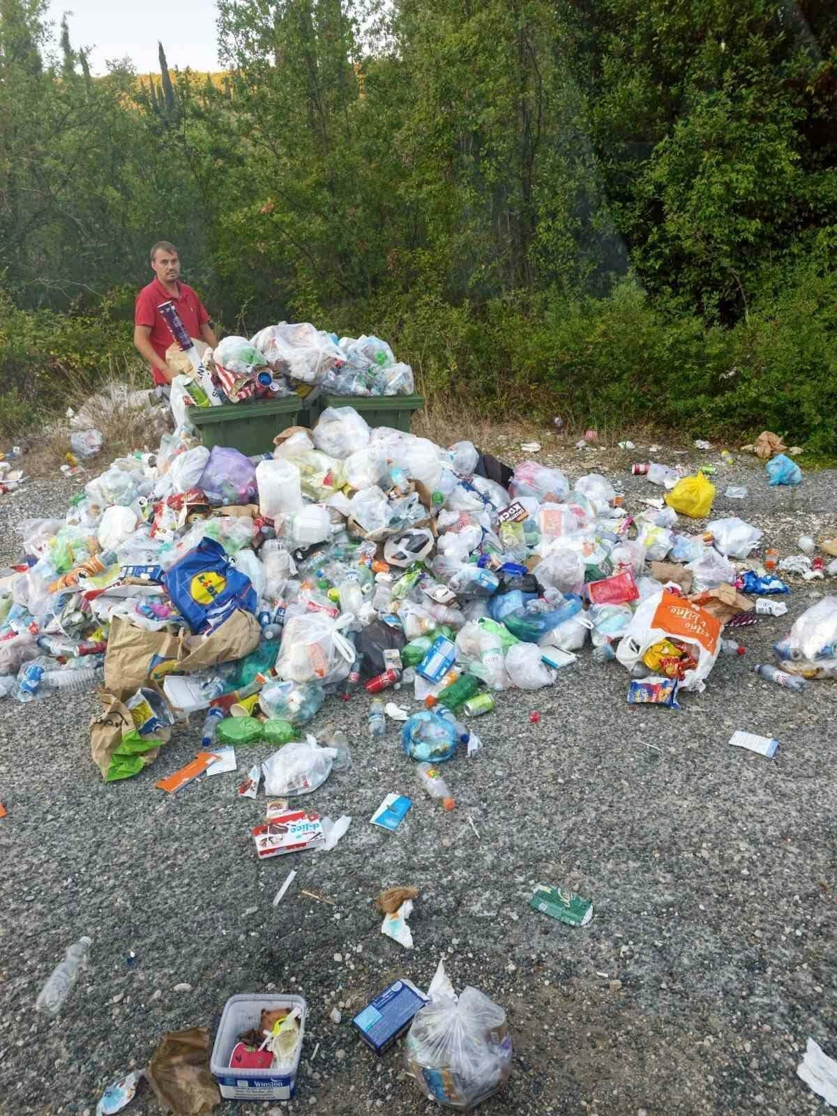 Posljedice prometnog kolapsa: Za kilometarskim kolonama ostale tone smeća uz cestu, načelnik Lasić zahvaljuje ljudima iz Čistoće