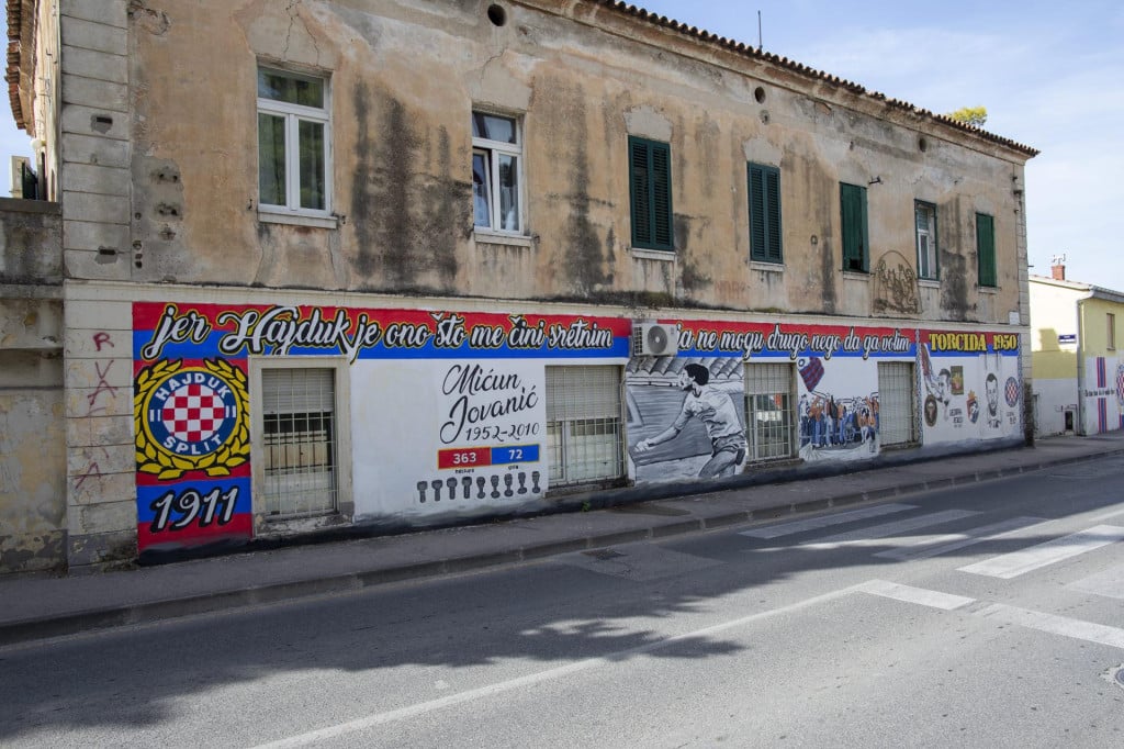 <p>Mural Mićunu Jovaniću u Ka&scaron;tel Gomilici</p>