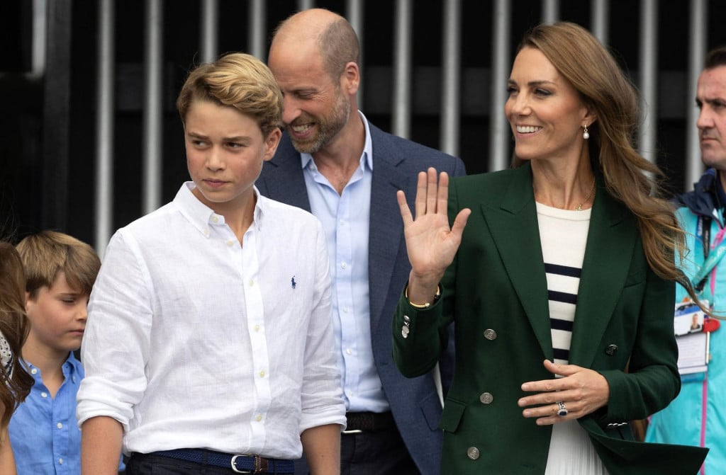 <p>Princ William i princeza Catherine&nbsp;u dru&scaron;tvu djece</p>