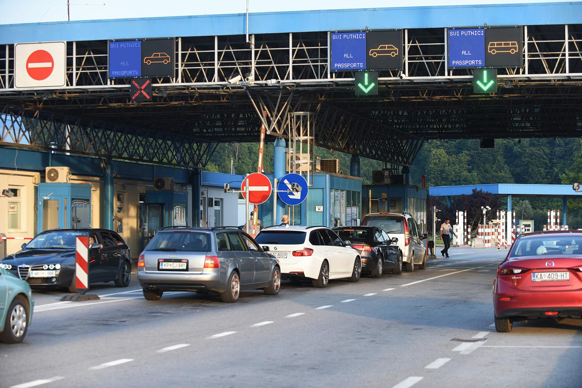 Šok na granici; prilikom ulaska u Hrvatsku zaboravili prijaviti psa, momentalno im uručena kazna: ‘Odmah recite...‘