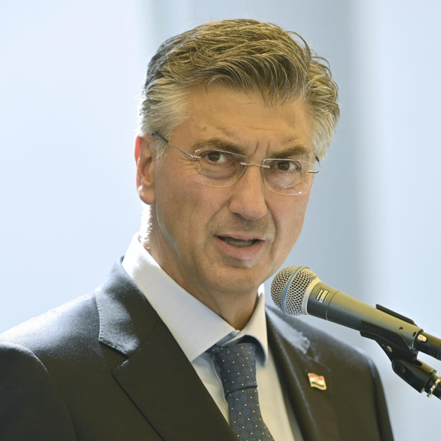 <p>&nbsp;Andrej Plenković:&nbsp;Hrvatska će imati dovoljno električne energije,&nbsp;a ono &scaron;to se dogodilo u Ceuti neusporedivo je&nbsp;s nama&nbsp;&nbsp;</p>