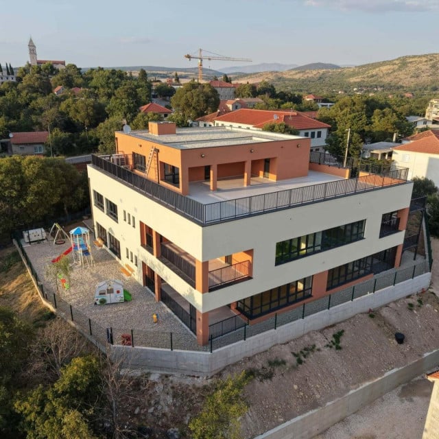 <p>Zgrada novog dječjeg vrtića Dugopolje</p>