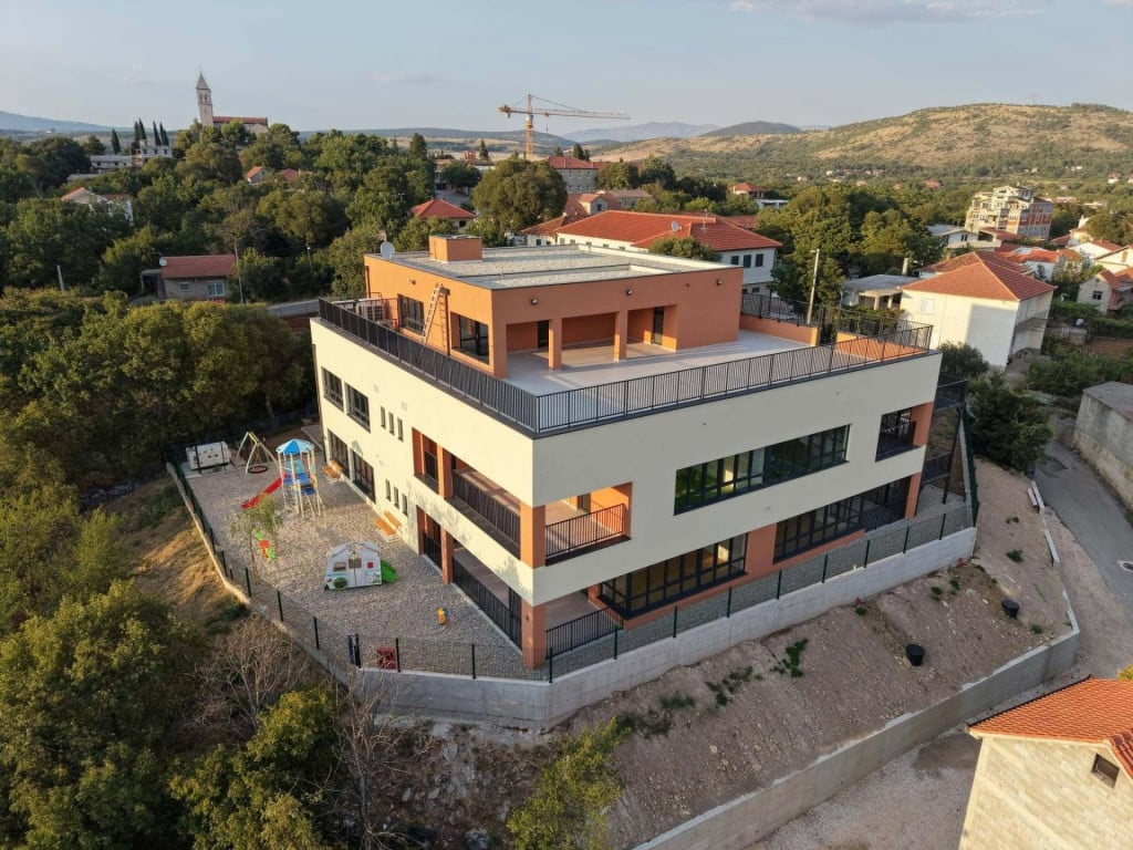 <p>Zgrada novog dječjeg vrtića Dugopolje</p>