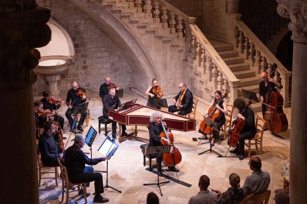 <p>Zagrebački solisti i violončelist Steven Isserlis</p>