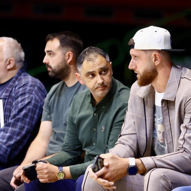 <p>Sarajevo, 060526.<br>
Dvorana Zetra.<br>
Dubai - Spartak Office Shoes, cetvrtfinalna utakmica ABA lige.<br>
Na fotografiji: Dario Gjergja, Jusuf Nurkic.<br>