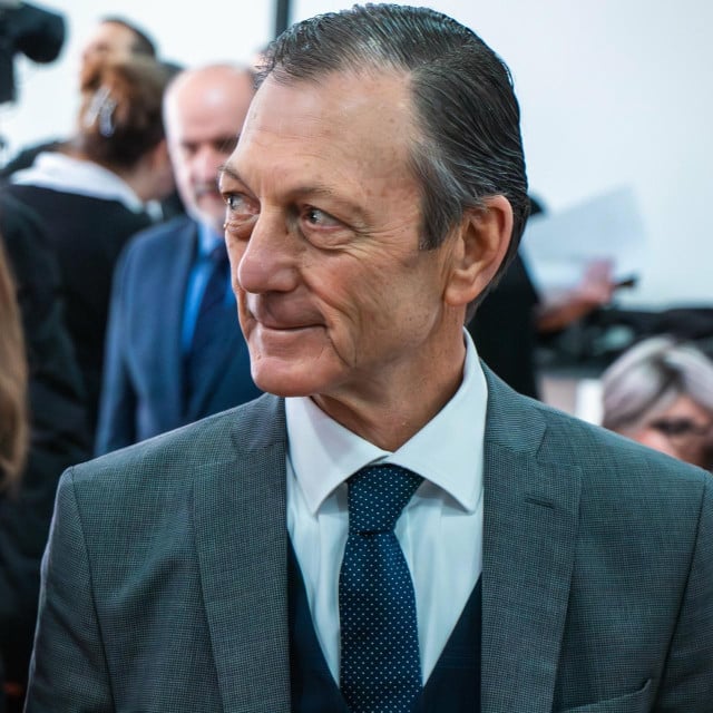 <p>Julije Me&scaron;trović</p>