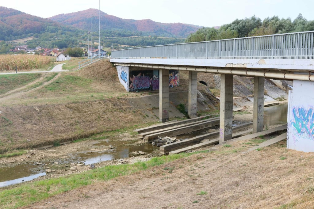 <p>Presu&scaron;ila rijeka Orljava</p>