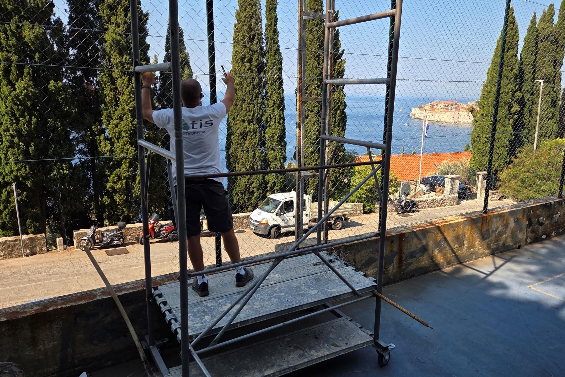 Započeli radovi sanacije i obnove sportskog terena Zlatni potok