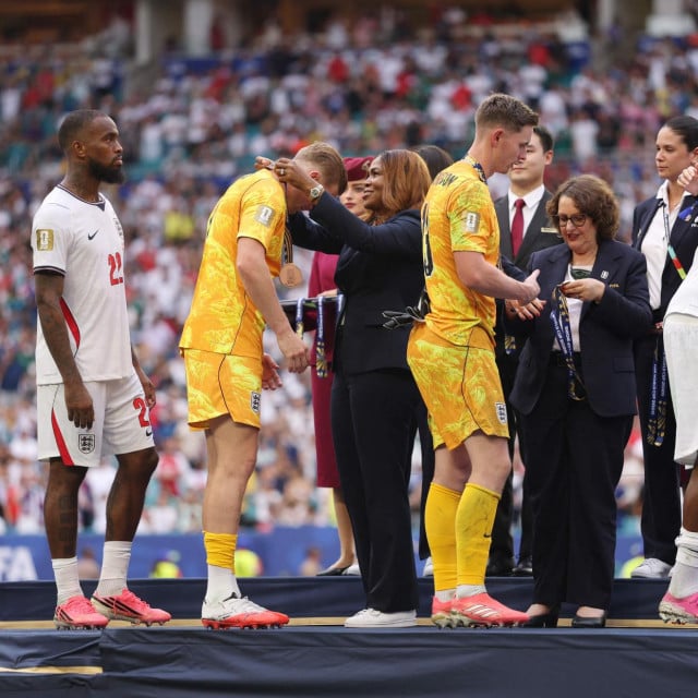 <p>Ivan Toney prima brončanu medalju na netom zavr&scaron;enom SP-u</p>