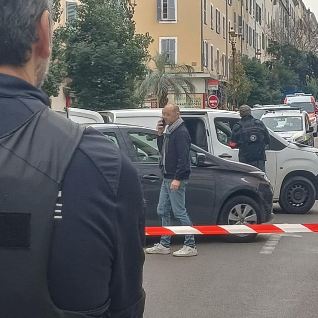 <p>Otokom upravlja dvadesetak kriminalnih klanova</p>