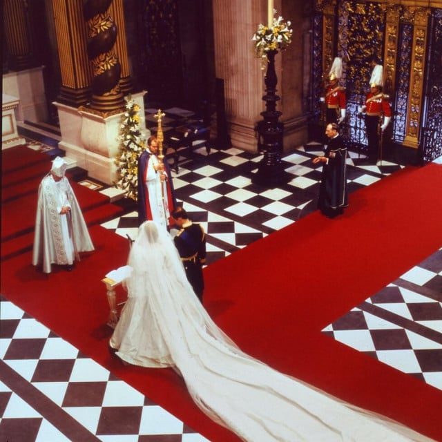 <p>Vjenčanje Lady Diane&nbsp;Spencer&nbsp;i princa Charlesa od Walesa&nbsp;u Londonu u katedrali sv. Pavla 29. srpnja 1981.</p>