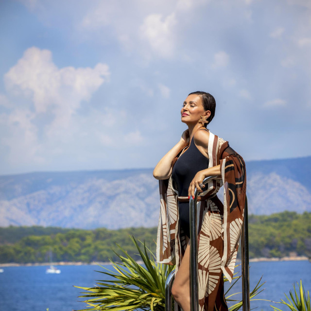 <p>Stari Grad, 280824.<br>
Maslina resort.<br>
Nina Badric, pjevacica.<br>