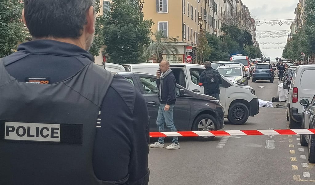 <p>Otokom upravlja dvadesetak kriminalnih klanova</p>