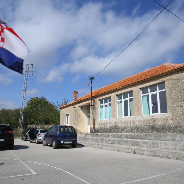<p>Stara skola u Koprnu&nbsp; kojoj sad djeluje udruga Kampanel 1861 - Koprno, organizator fe&scaron;te<br>
